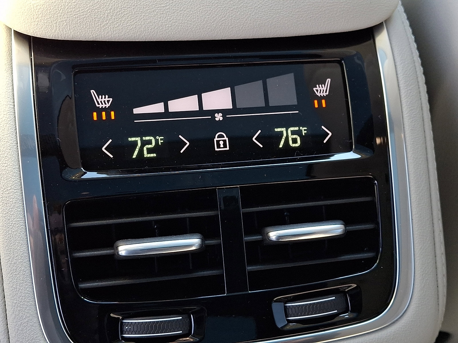 New 2026 Volvo XC90 T8 Ultra w/ Protection Package Premier image 7