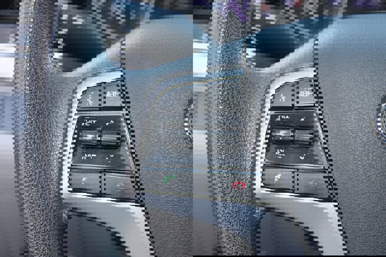 Used 2017 Hyundai Elantra SE image 12