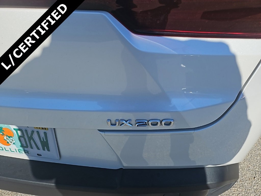 Used 2021 Lexus UX 200 image 7