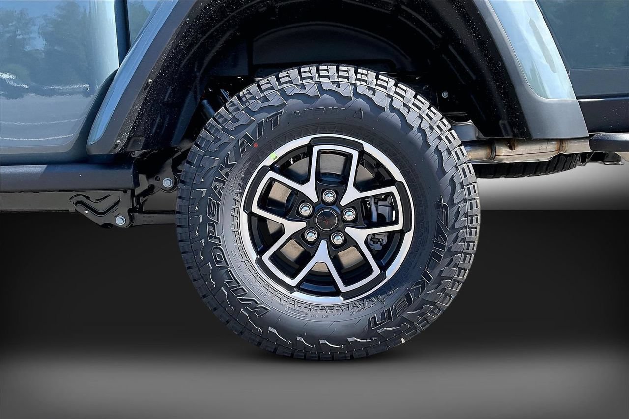 New 2026 Jeep Gladiator Rubicon w/ Steel Power Dome Hood Package AWD/4WD image 28