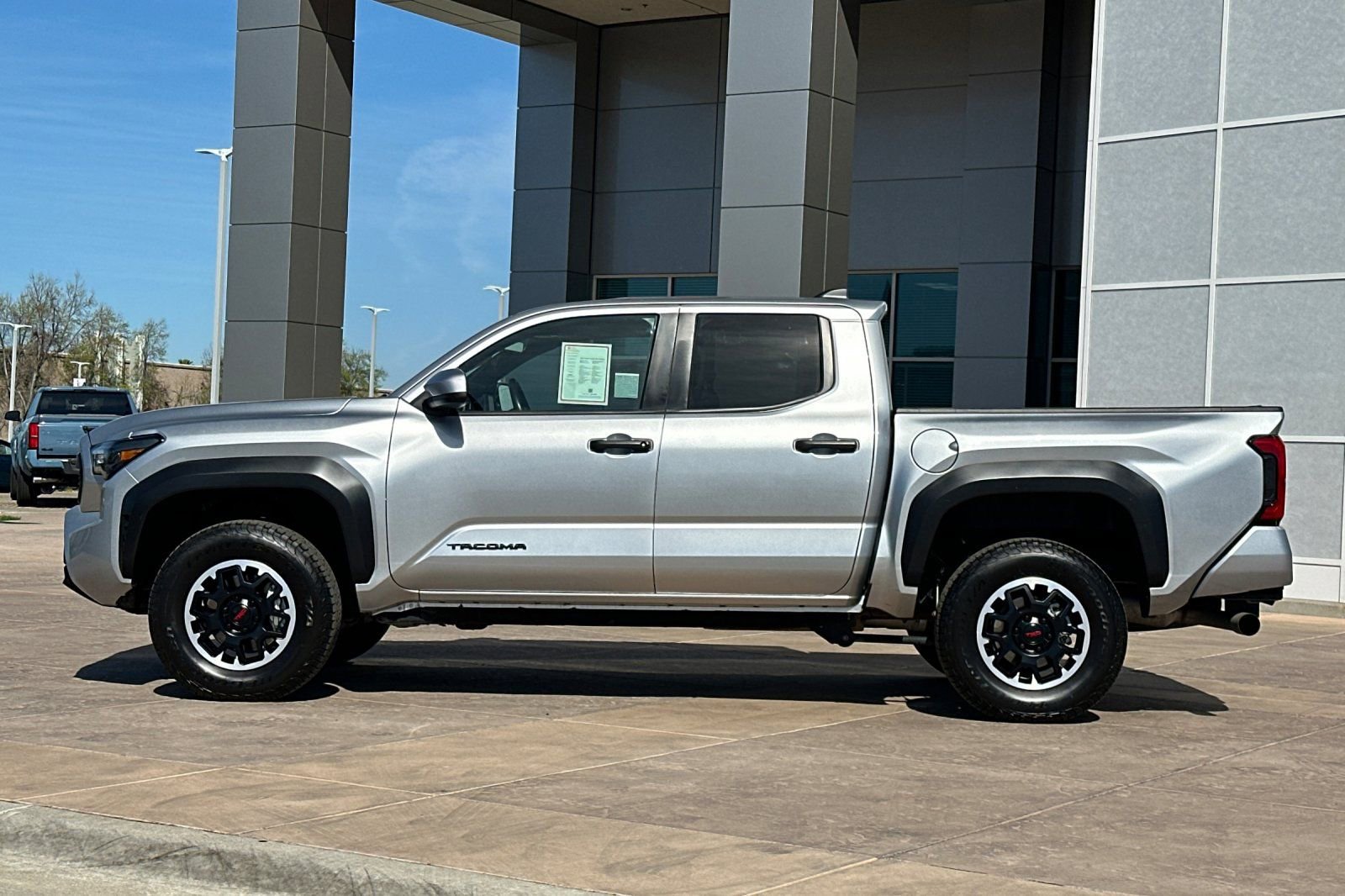 Certified 2024 Toyota Tacoma TRD Off-Road image 8