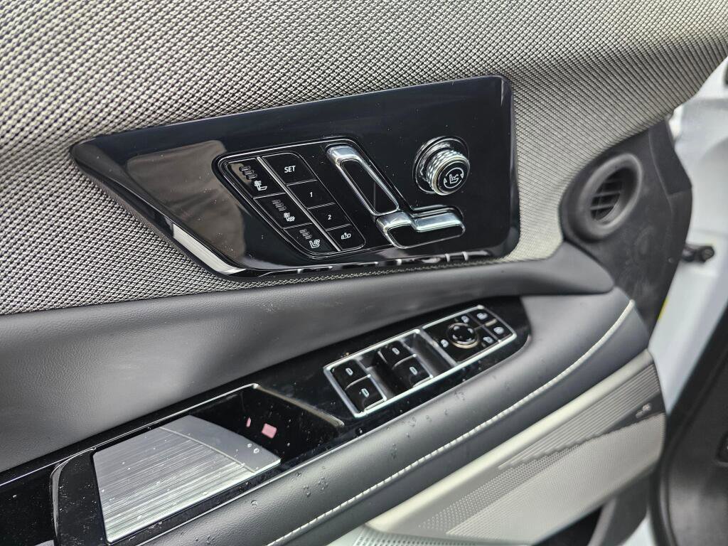 New 2026 Cadillac Optiq Luxury 2 AWD/4WD image 29