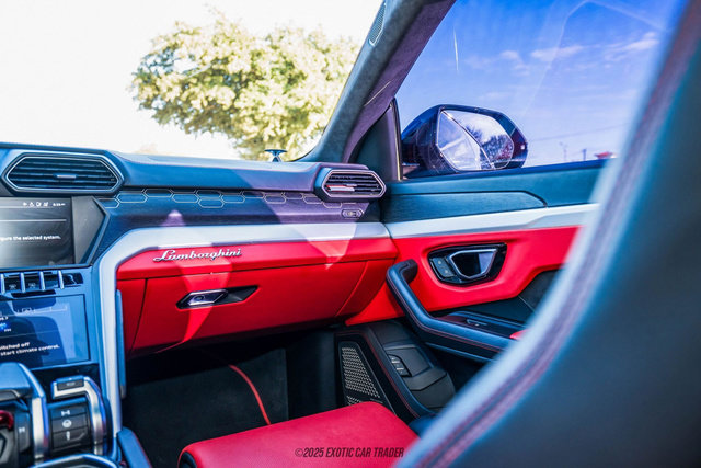 Used 2019 Lamborghini Urus image 29