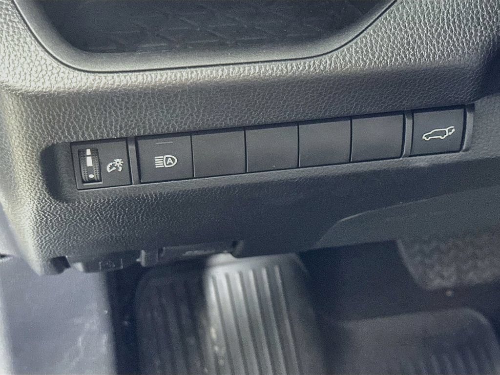 Used 2025 Toyota RAV4 XLE Premium FWD image 21
