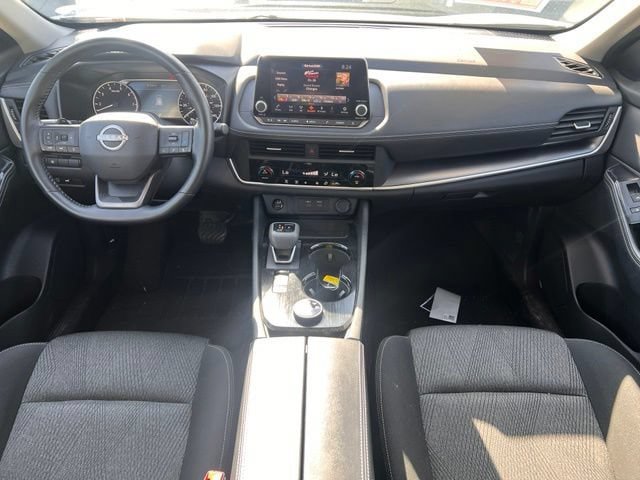 Used 2025 Nissan Rogue SV AWD/4WD image 11