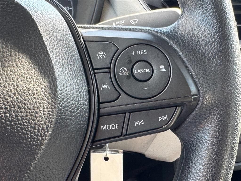 Used 2025 Toyota Corolla Cross L FWD image 17