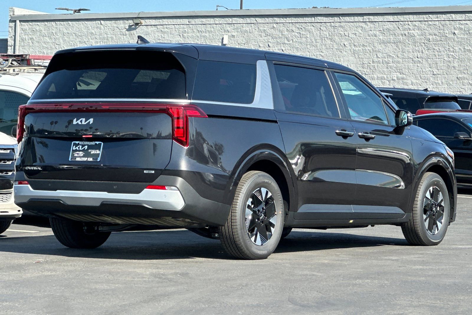 New 2026 Kia Carnival LXS image 4