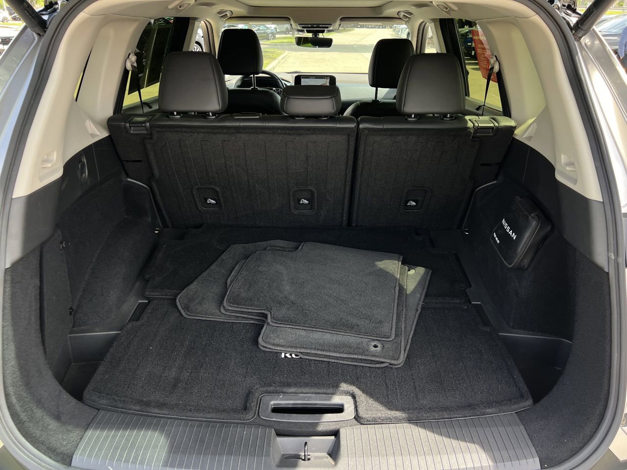 Certified 2023 Nissan Rogue SL w/ SL Premium Package image 27