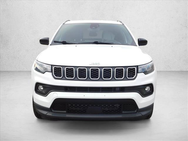 Used 2024 Jeep Compass Latitude AWD/4WD image 4