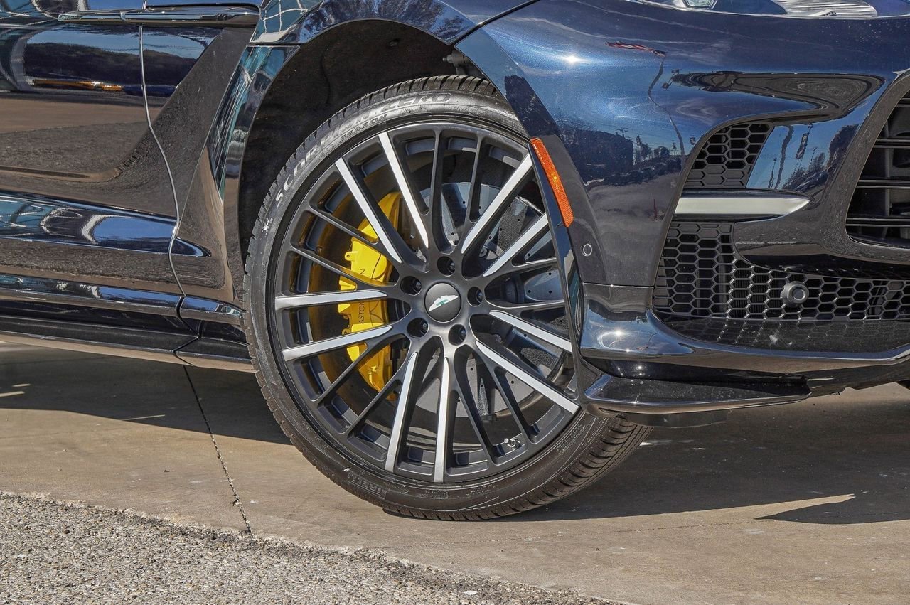 Used 2024 Aston Martin DBX 707 image 3