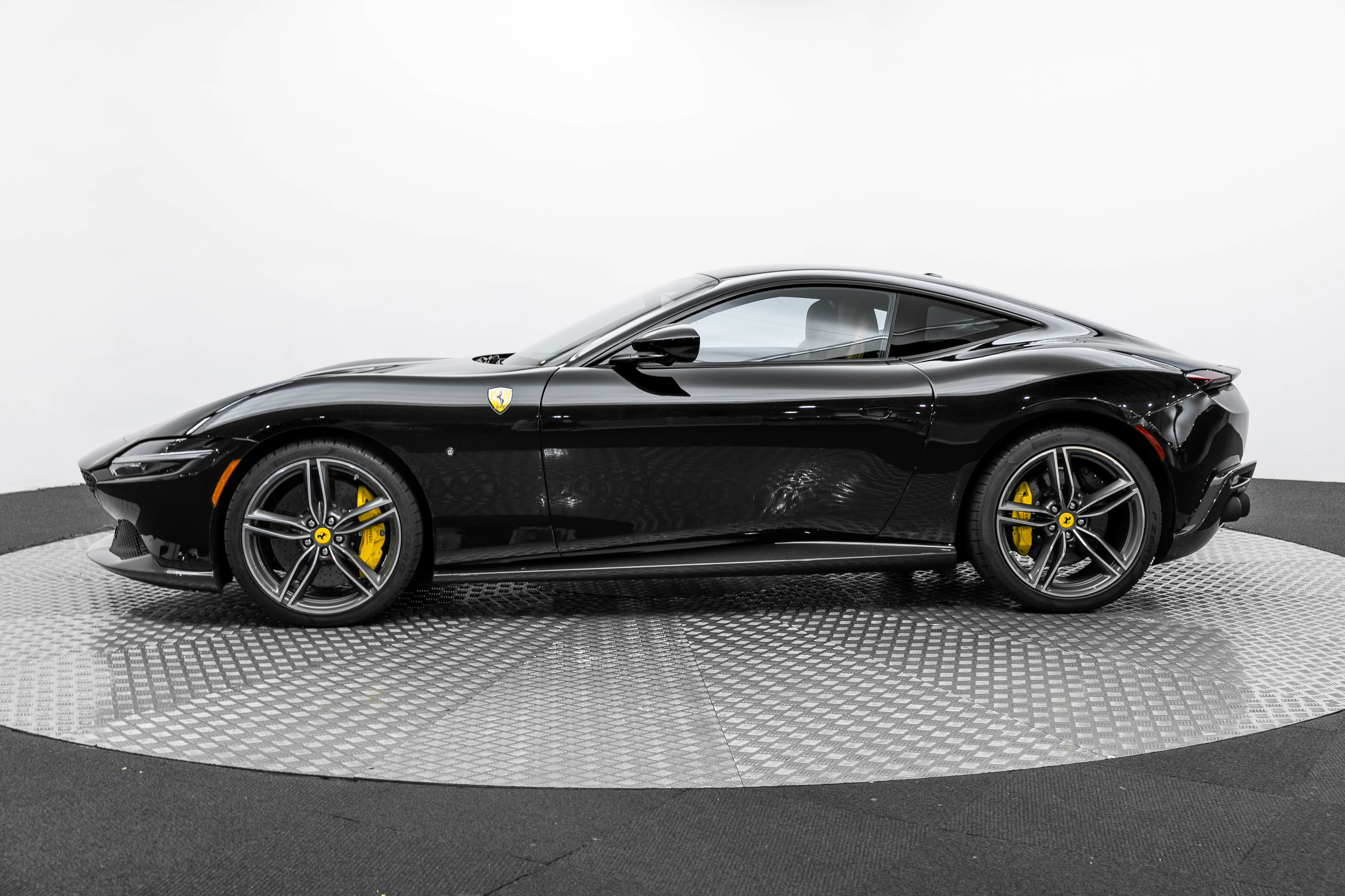 Certified 2024 Ferrari Roma image 2