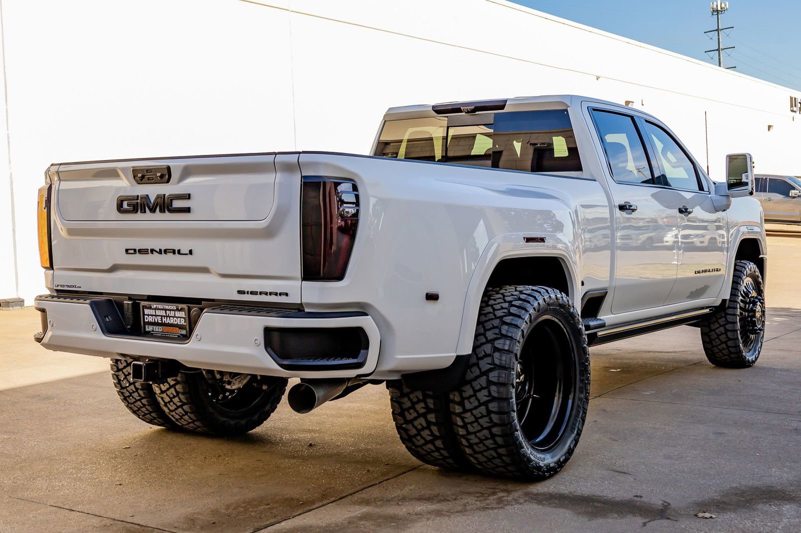 Used 2026 GMC Sierra 3500 Denali Ultimate w/ LPO, Black Badging Package image 10