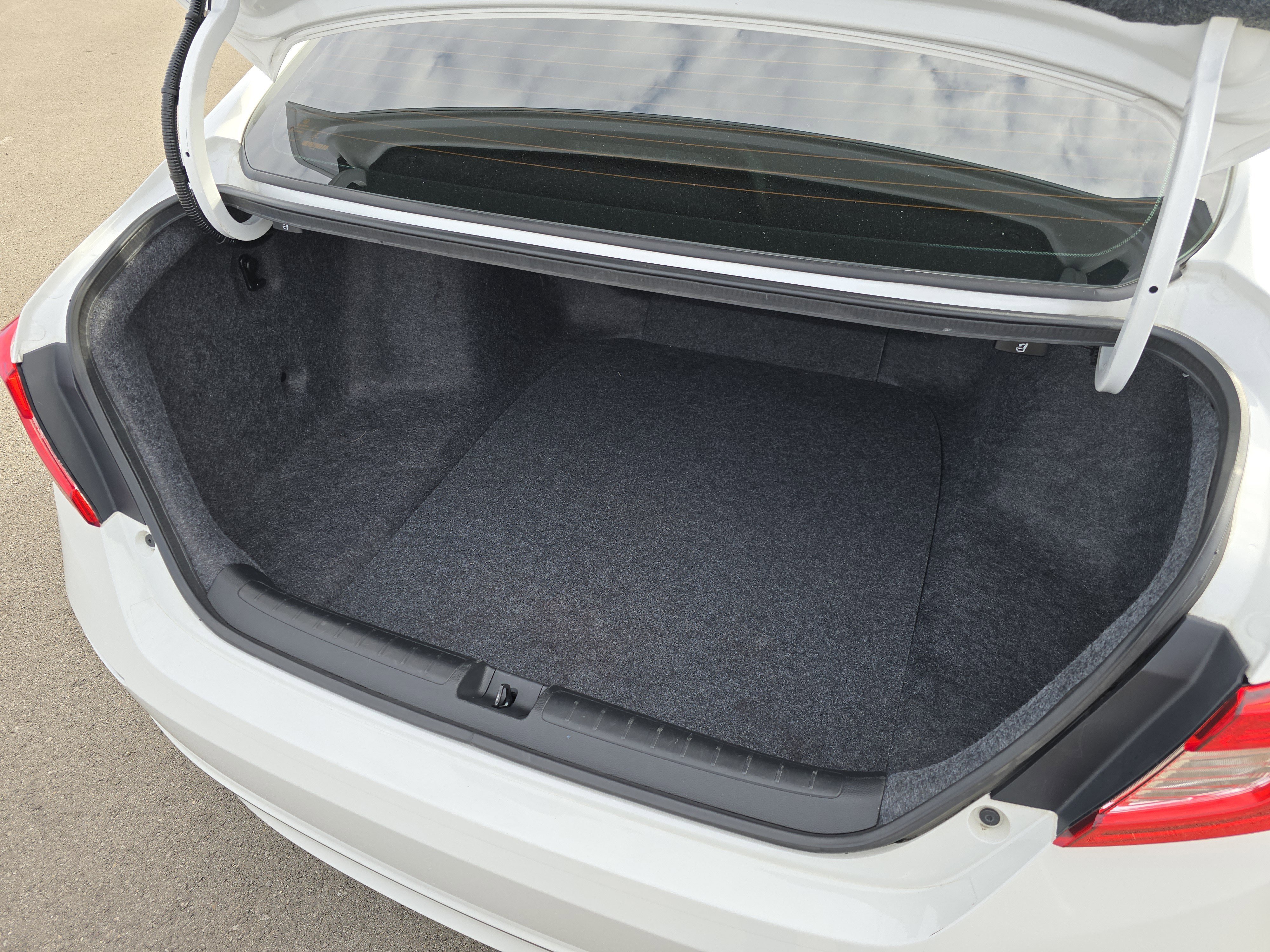 Used 2020 Honda Accord EX-L image 16