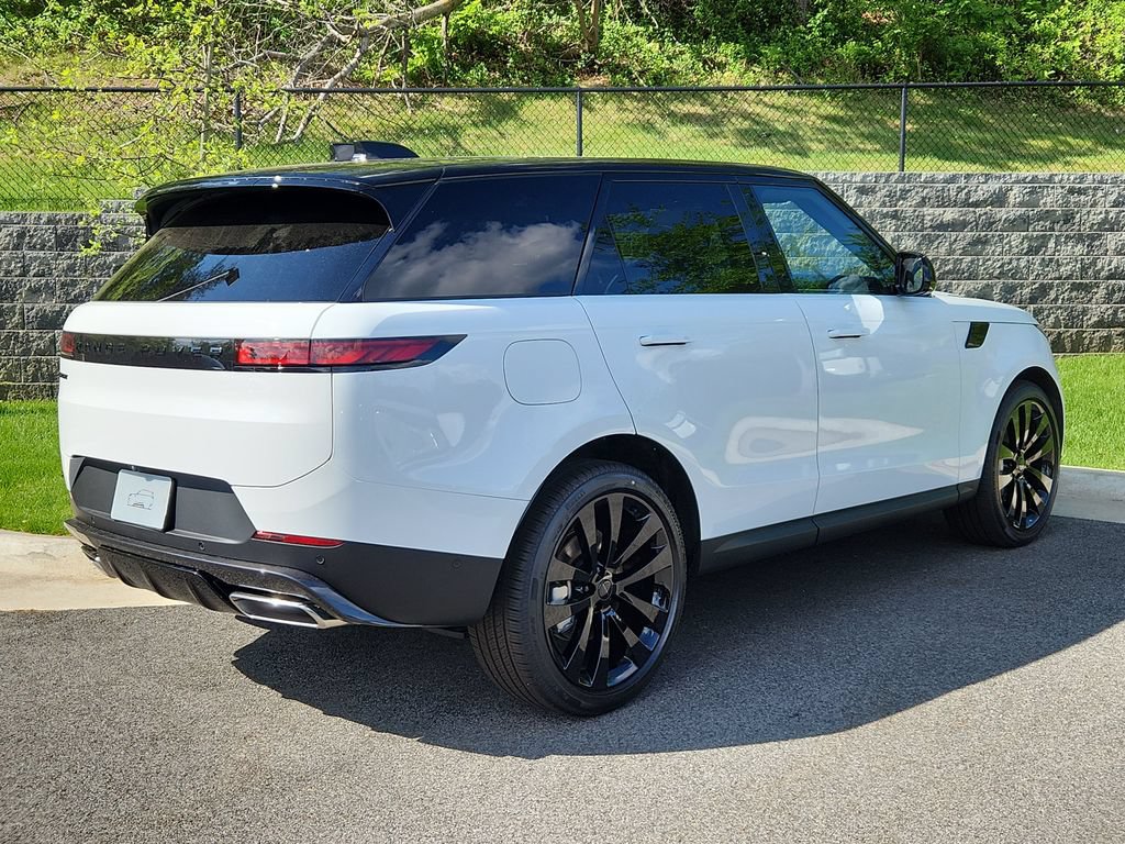 Used 2026 Land Rover Range Rover Sport SE AWD/4WD image 2