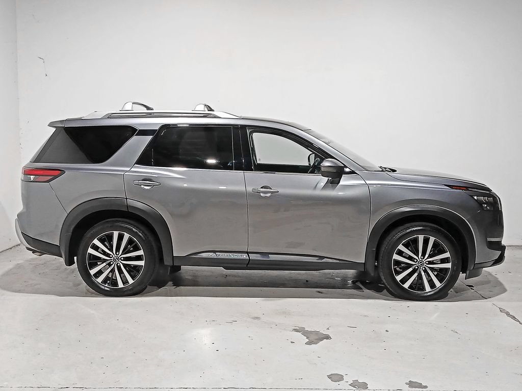 Used 2025 Nissan Pathfinder Platinum w/ Cargo Package AWD/4WD image 7