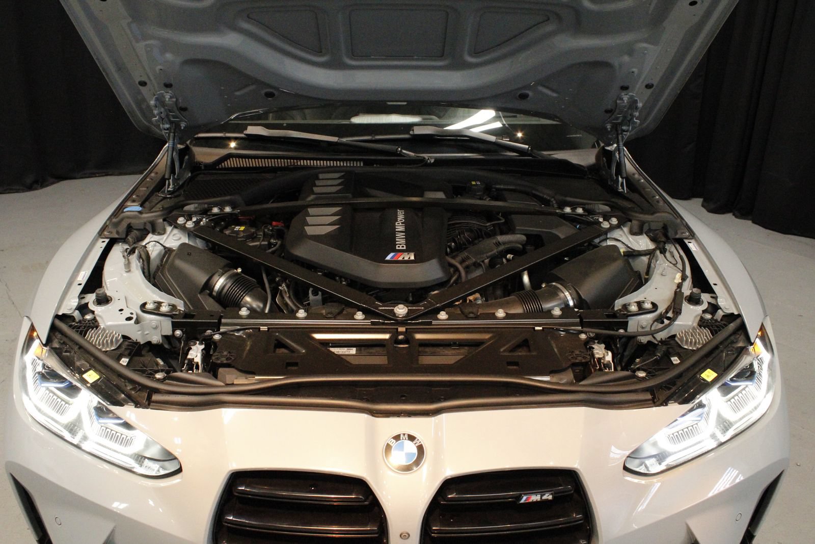 Used 2021 BMW M4 Coupe w/ Executive Package RWD image 39