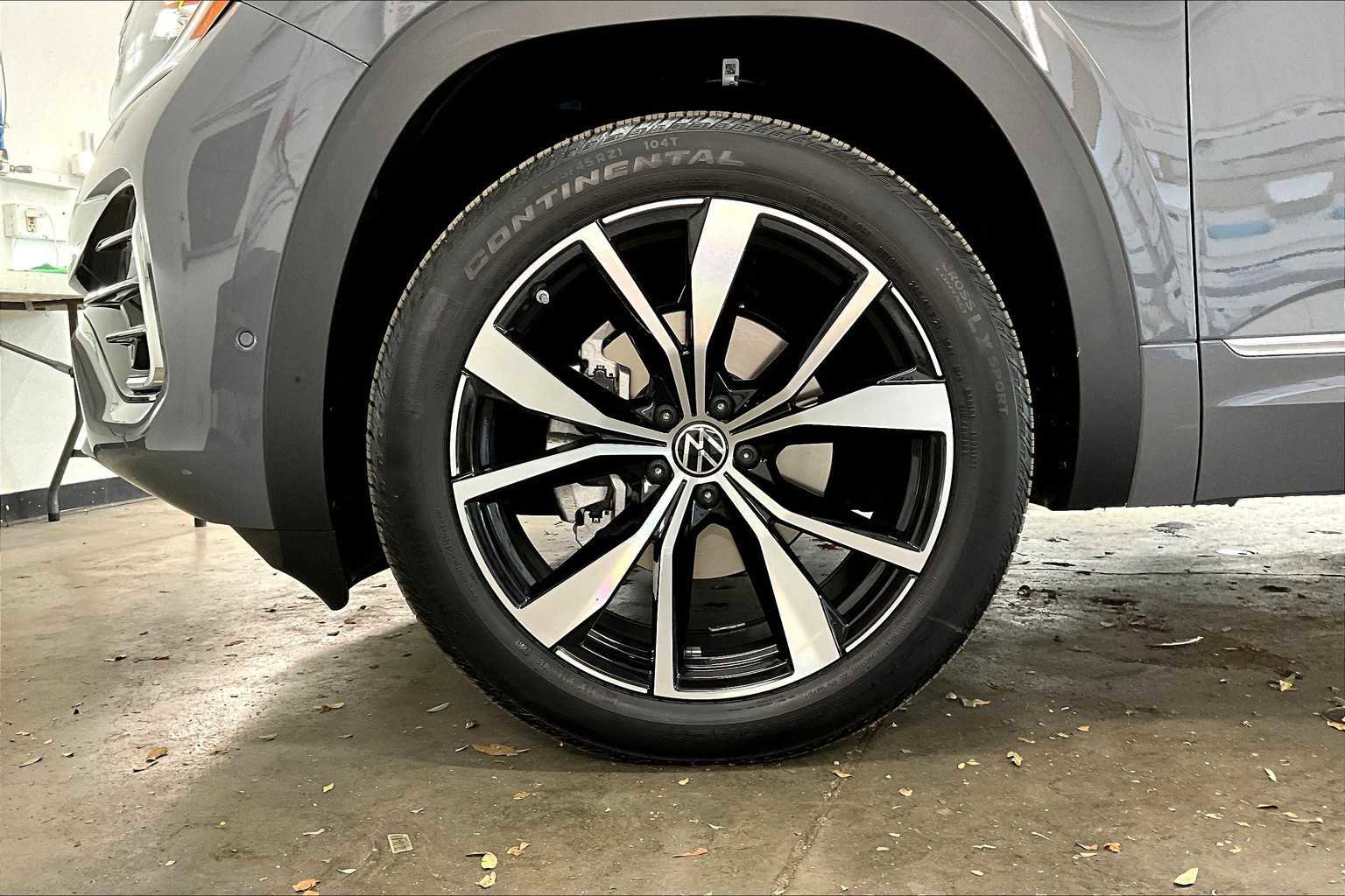 New 2026 Volkswagen Atlas SEL Premium R-Line image 14