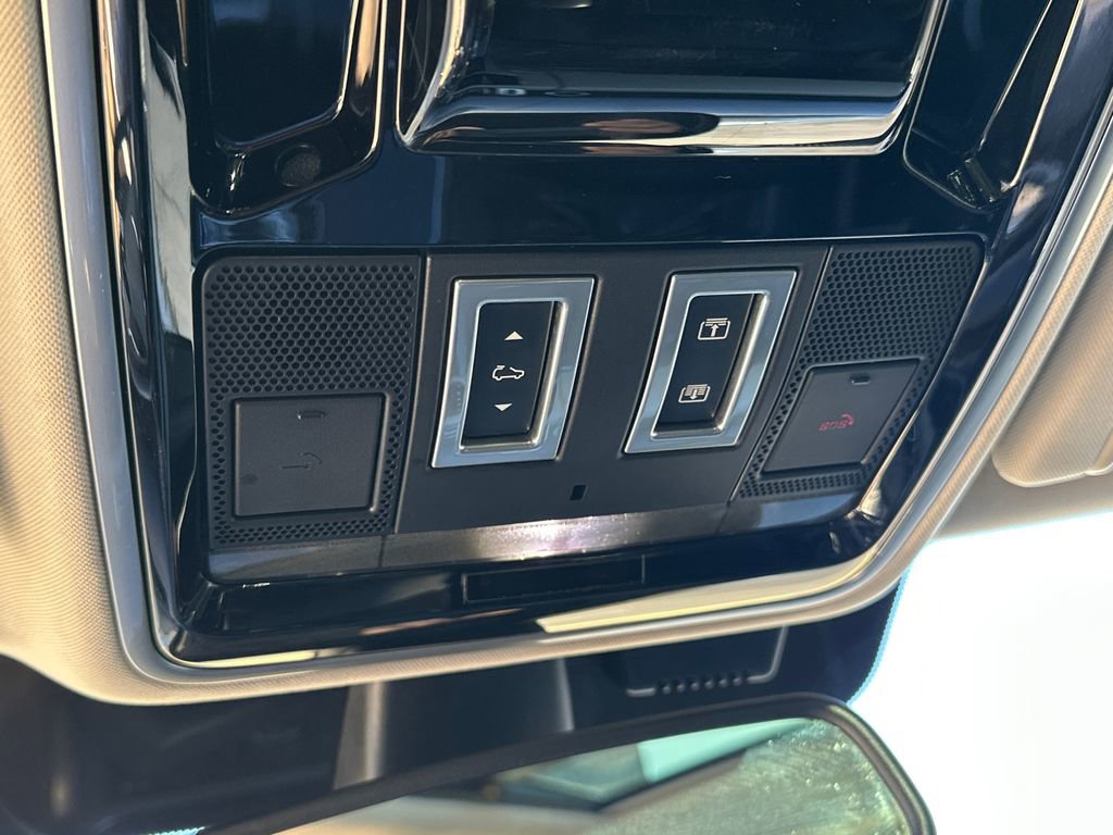 Used 2016 Land Rover Range Rover HSE image 35