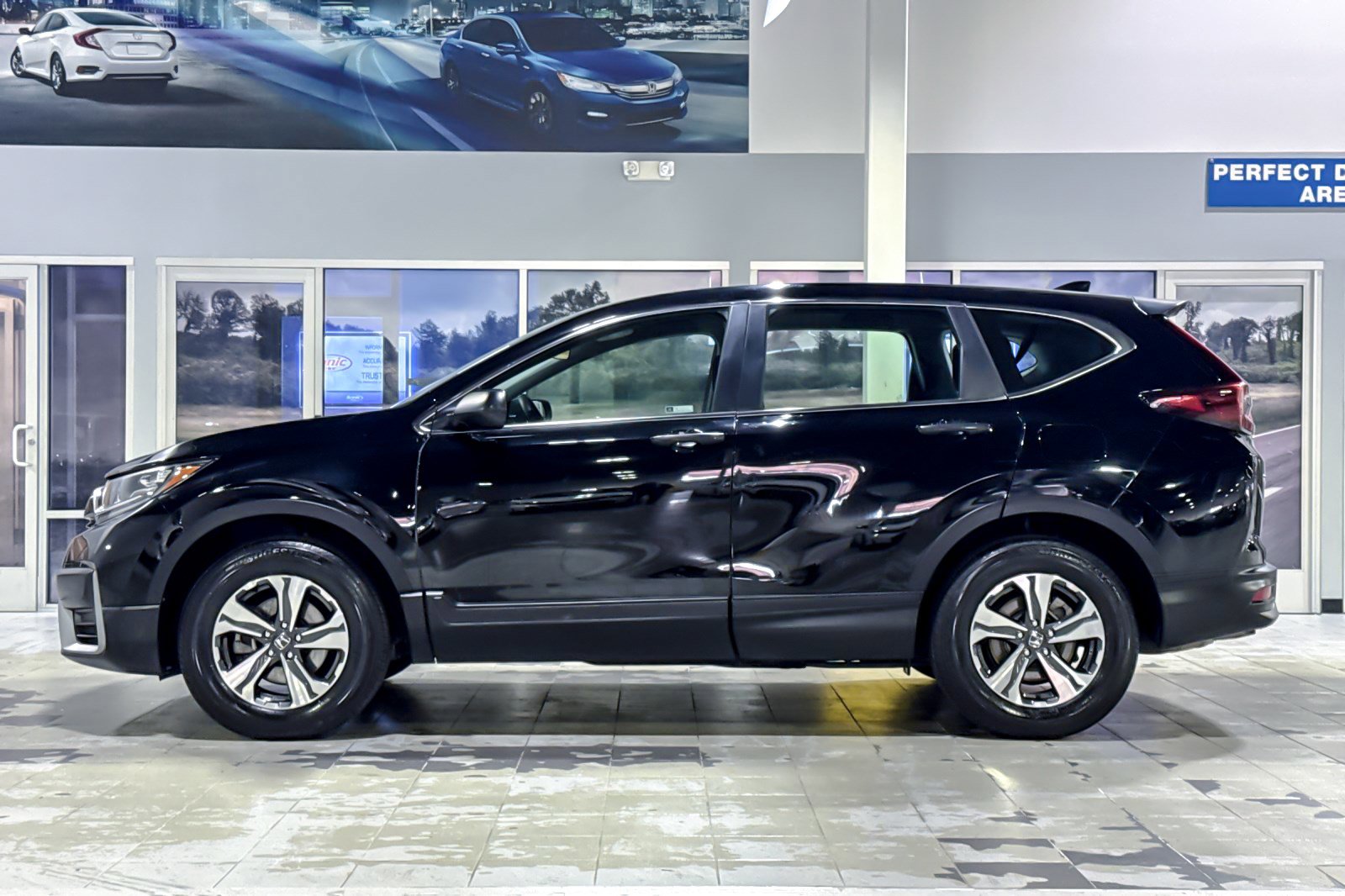 Used 2020 Honda CR-V LX image 2