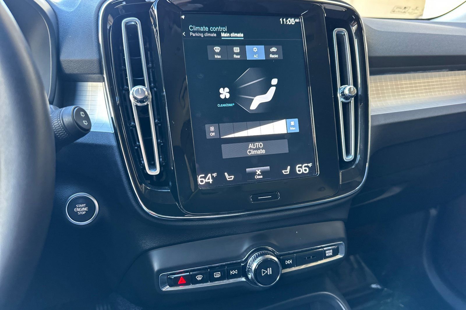 Used 2021 Volvo XC40 T5 Momentum w/ Premium Package image 28