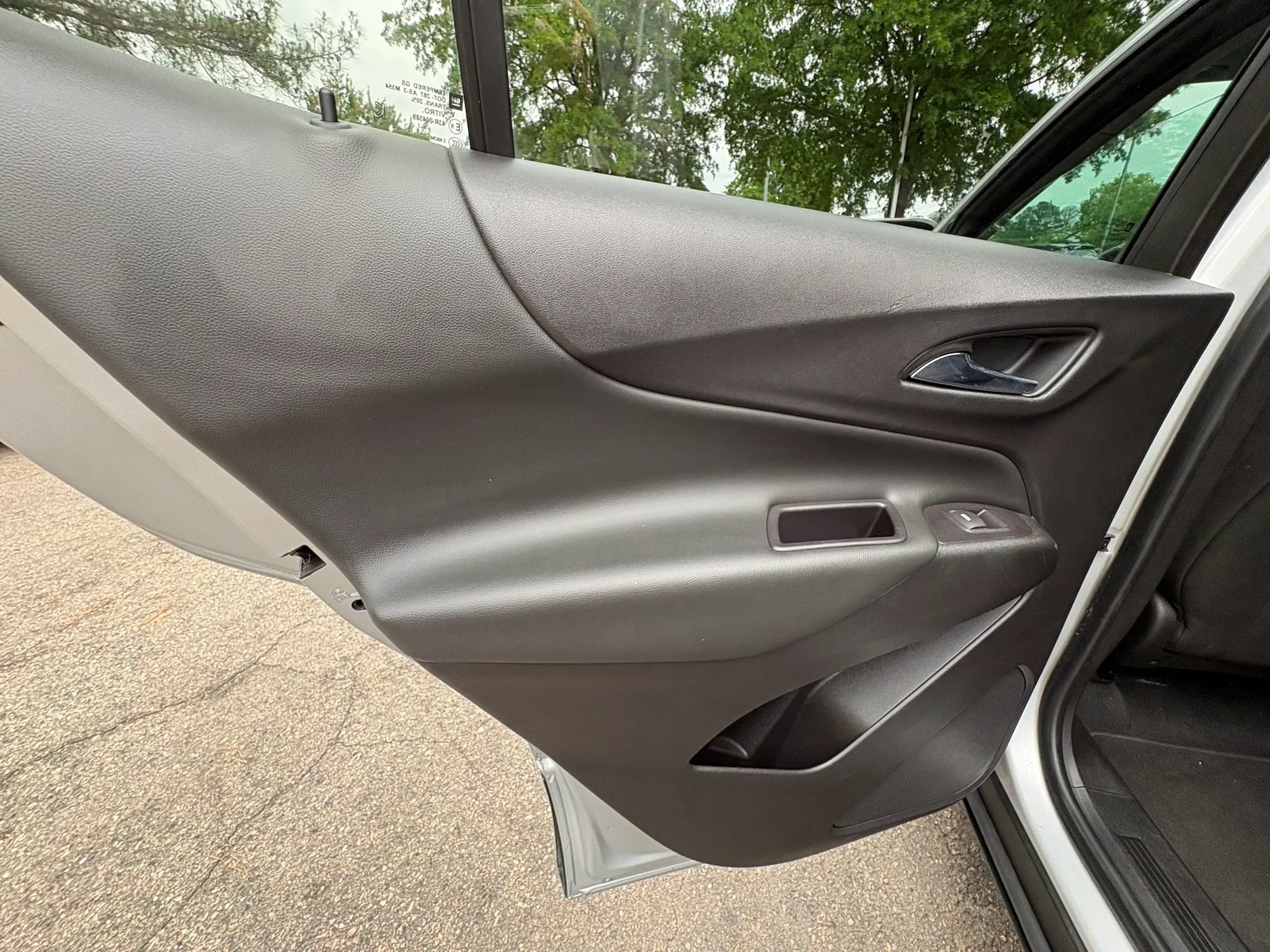 Used 2021 Chevrolet Equinox LT AWD/4WD image 23