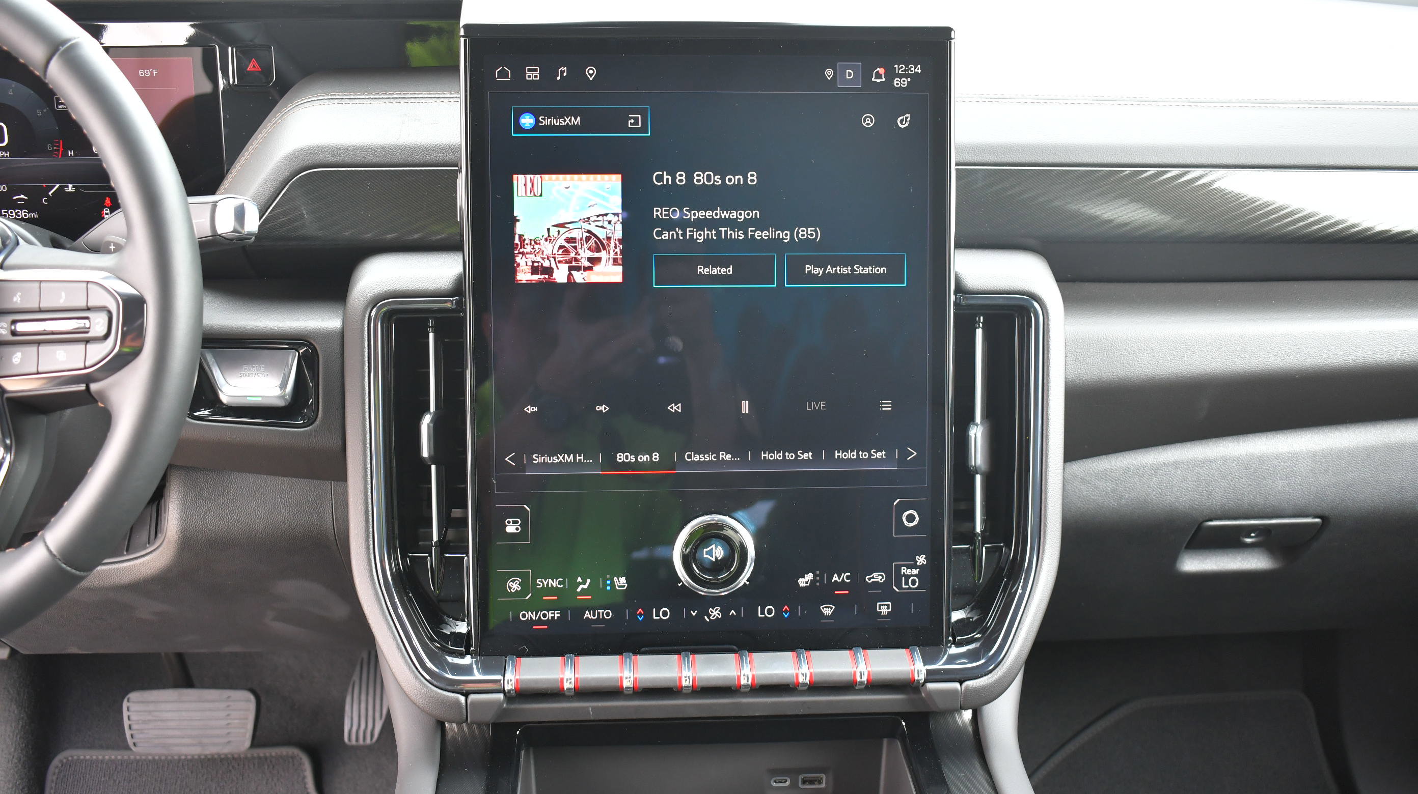 Used 2025 GMC Yukon AT4 AWD/4WD image 23