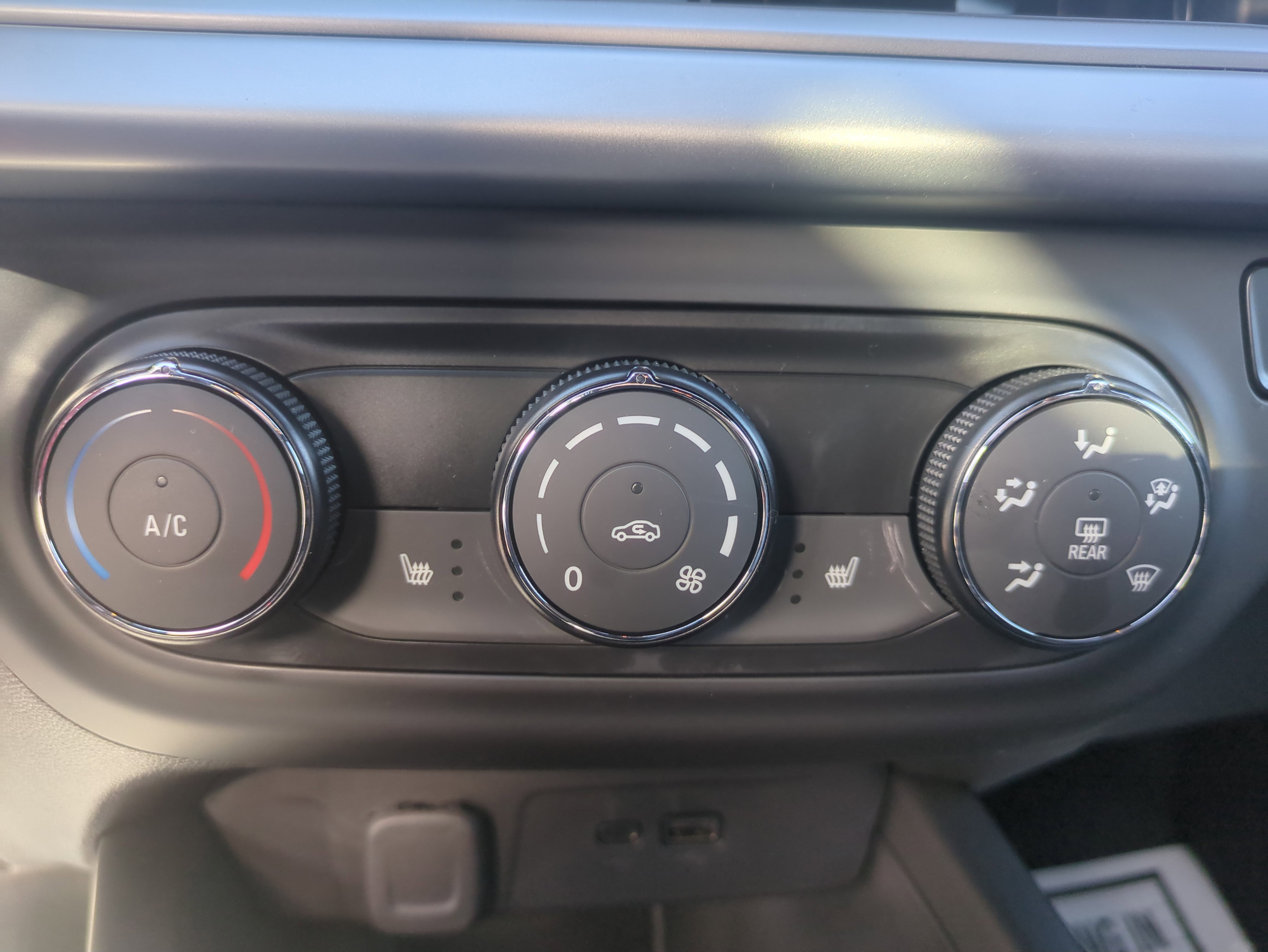 Used 2026 Chevrolet Trax RS image 17