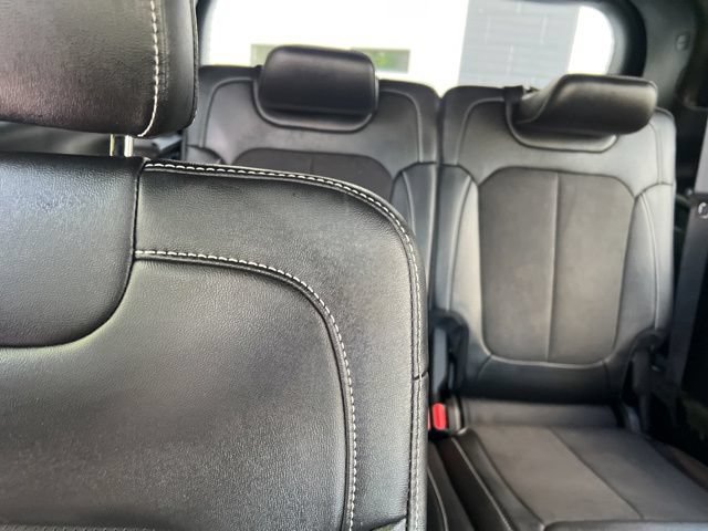 Used 2024 Jeep Grand Cherokee L Altitude AWD/4WD image 9