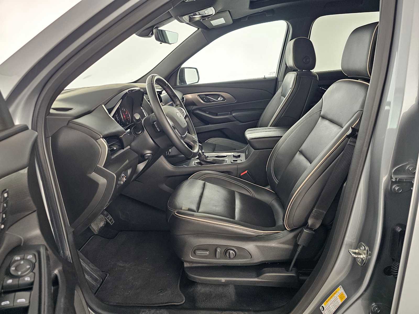 Used 2023 Chevrolet Traverse Premier w/ Redline Edition image 22