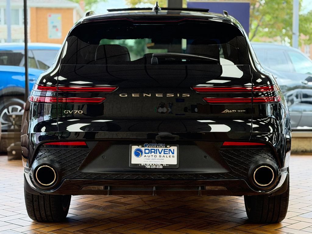 Used 2025 Genesis GV70 3.5T Sport w/ Sport Advanced Package AWD/4WD image 7
