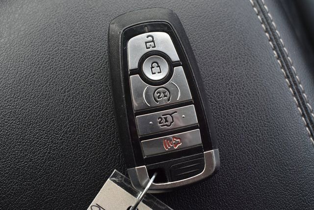 Used 2024 Ford Edge Titanium image 30