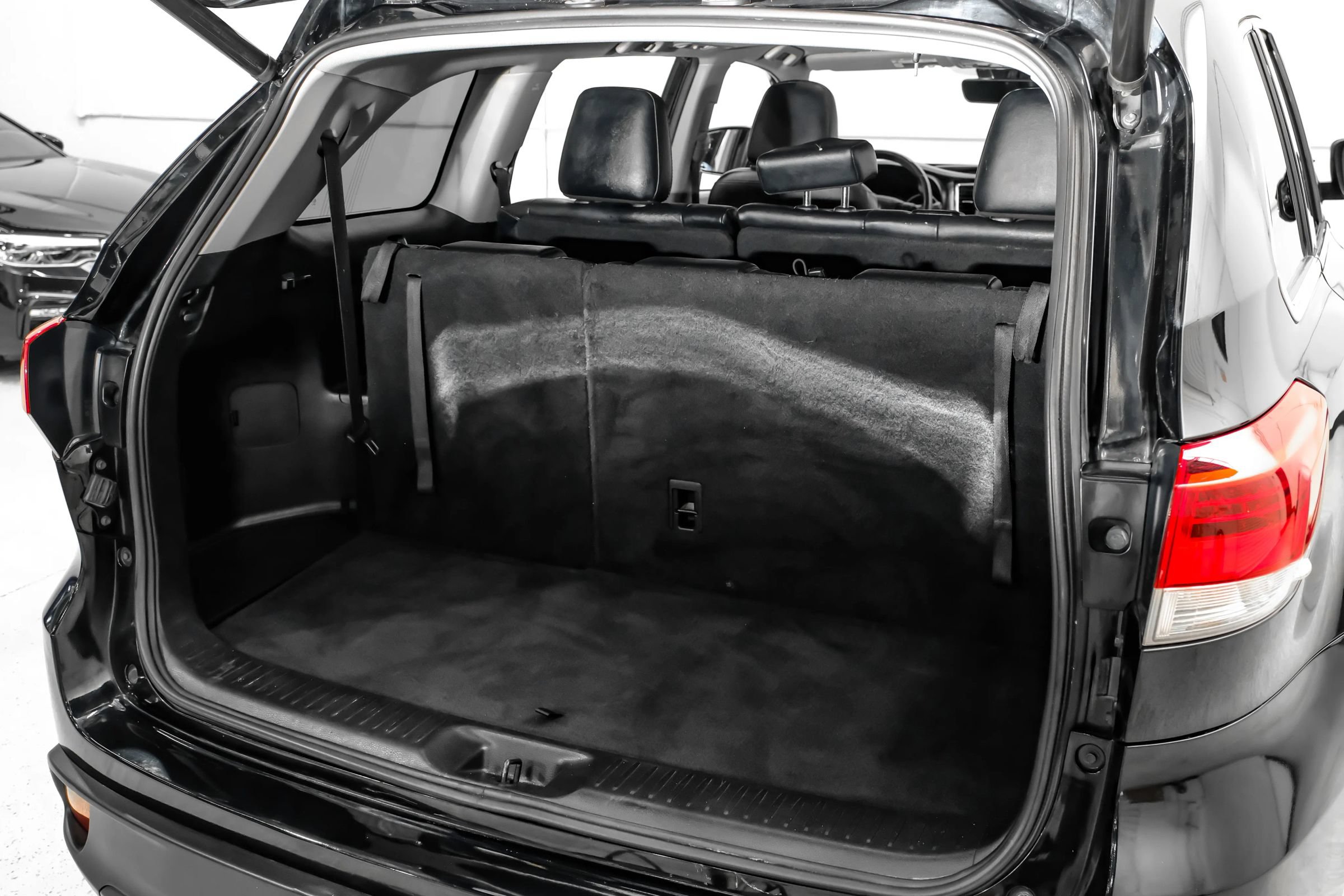 Used 2019 Toyota Highlander XLE FWD image 51