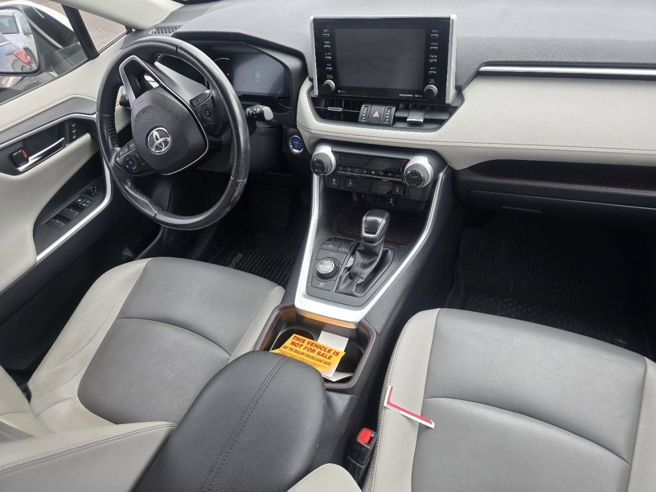 Used 2019 Toyota RAV4 Limited image 13