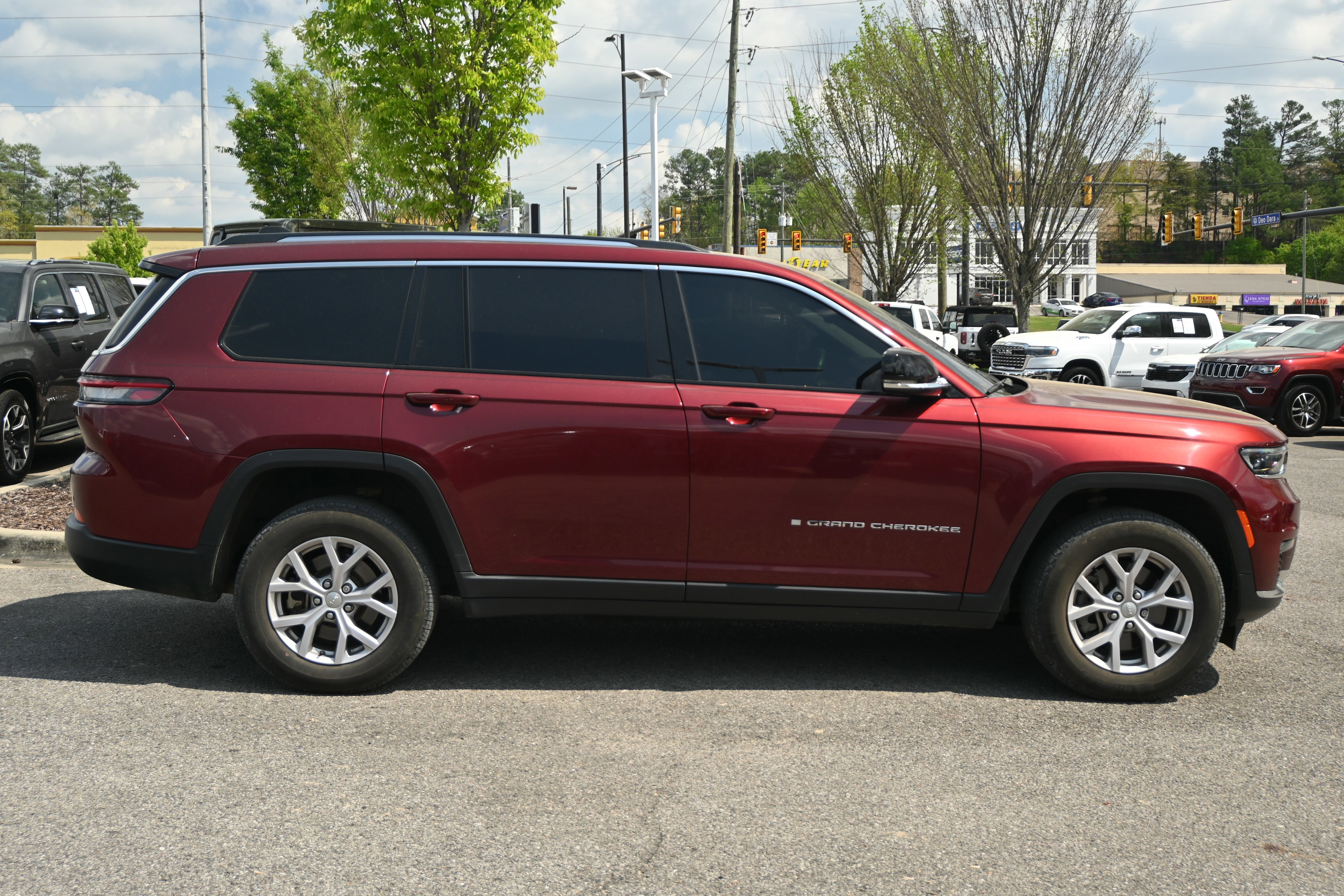 Used 2022 Jeep Grand Cherokee L Limited image 16