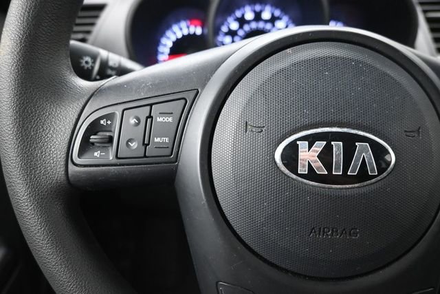 Used 2013 Kia Soul FWD image 24