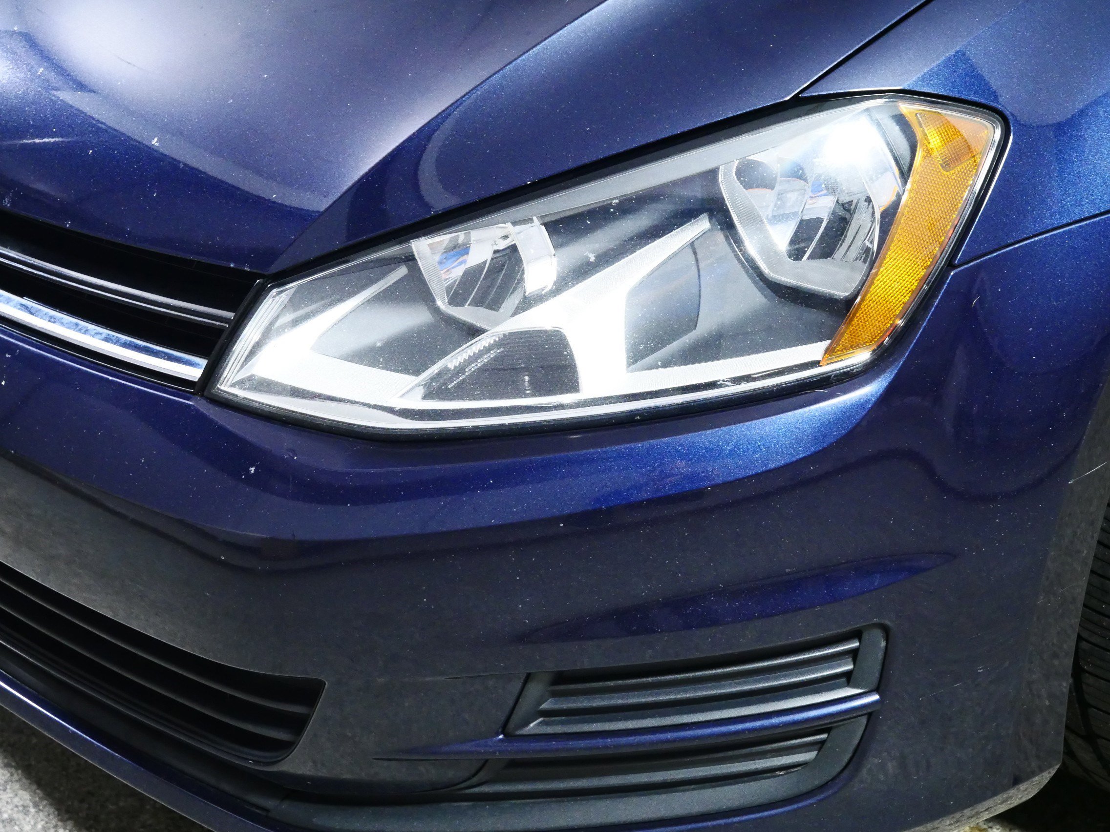 Used 2016 Volkswagen Golf Limited Edition image 16