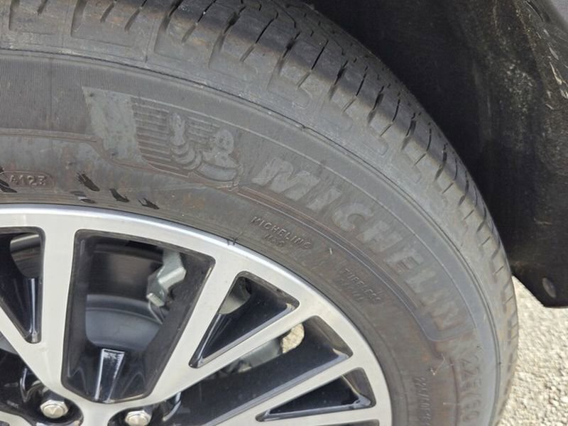 Used 2023 Ford Escape SE image 6