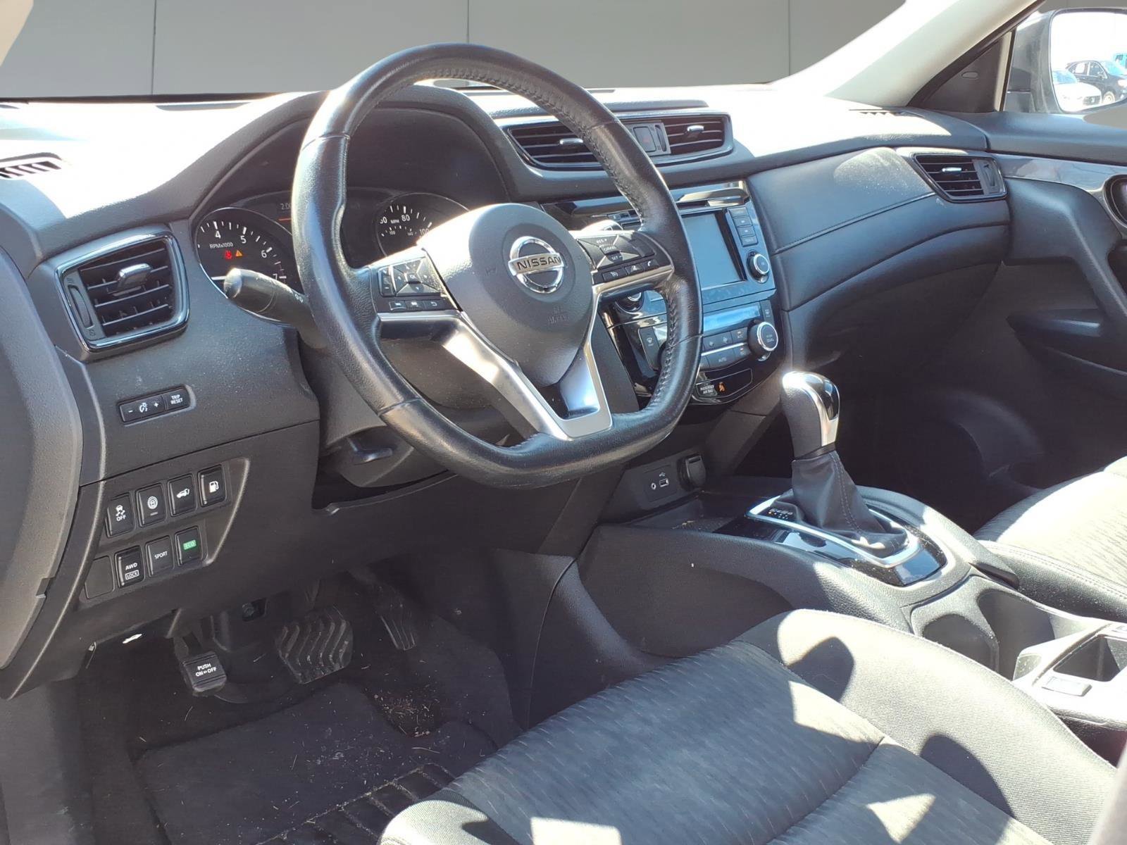 Used 2019 Nissan Rogue SV image 9