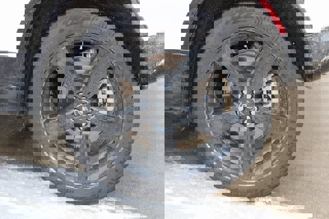 Used 2023 Land Rover Defender 110 S image 28