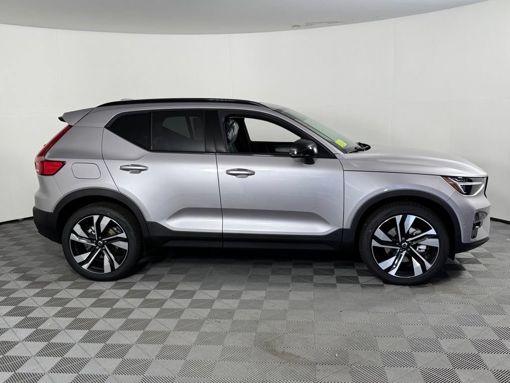 New 2026 Volvo XC40 B5 Ultra w/ Protection Package Premier AWD/4WD image 4