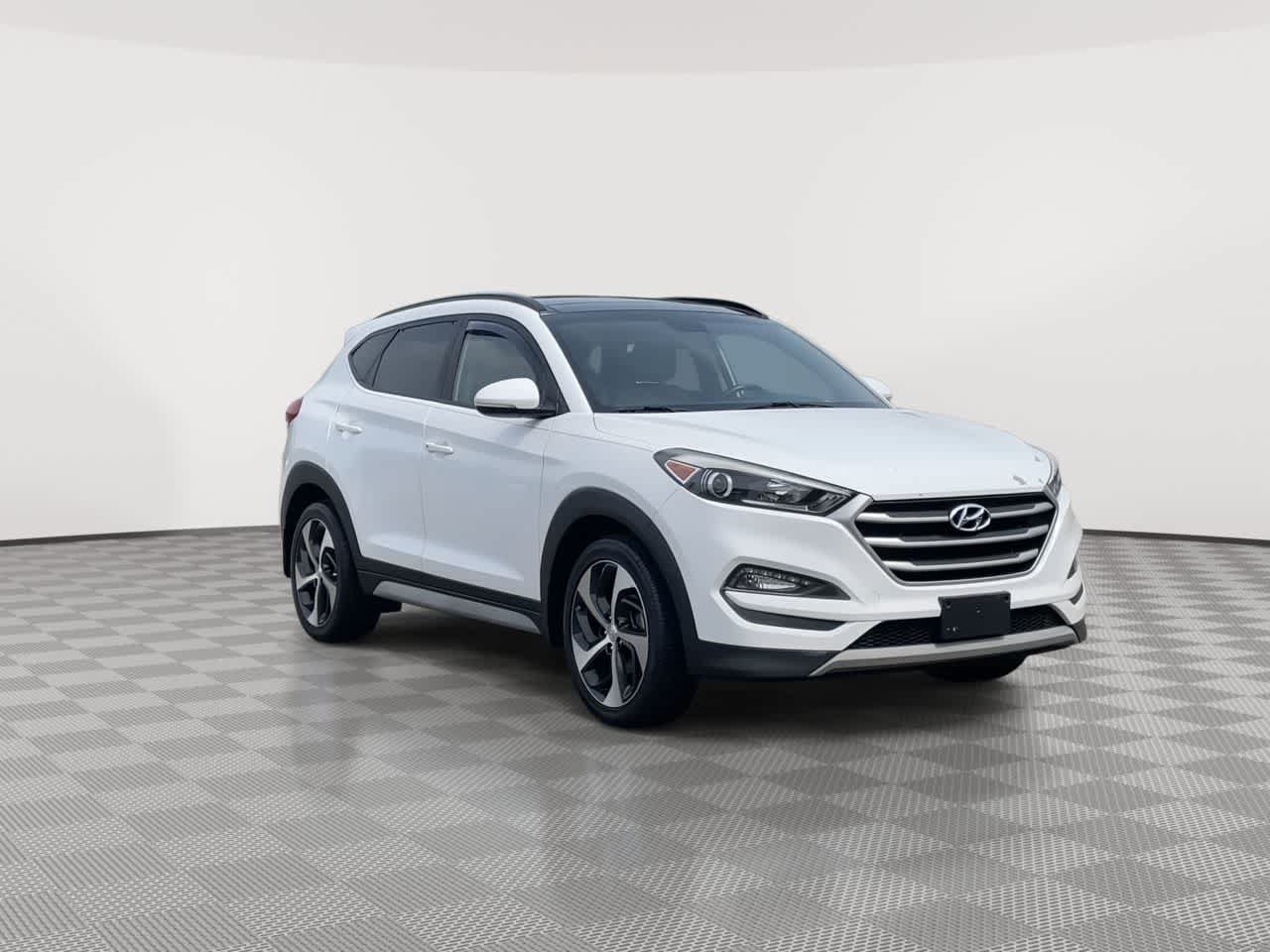 Used 2017 Hyundai Tucson Value FWD image 2
