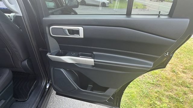 Used 2021 Ford Explorer XLT AWD/4WD image 18