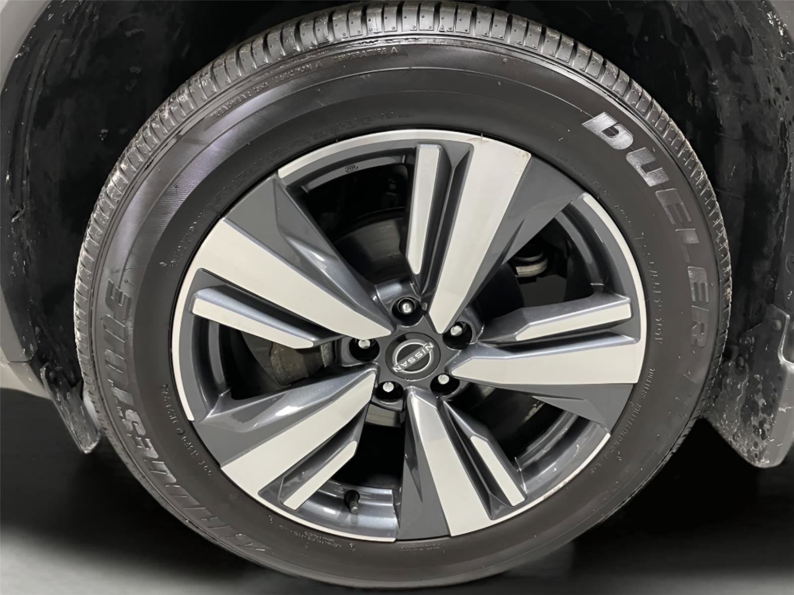 Used 2022 Nissan Rogue SL w/ SL Premium Package image 12