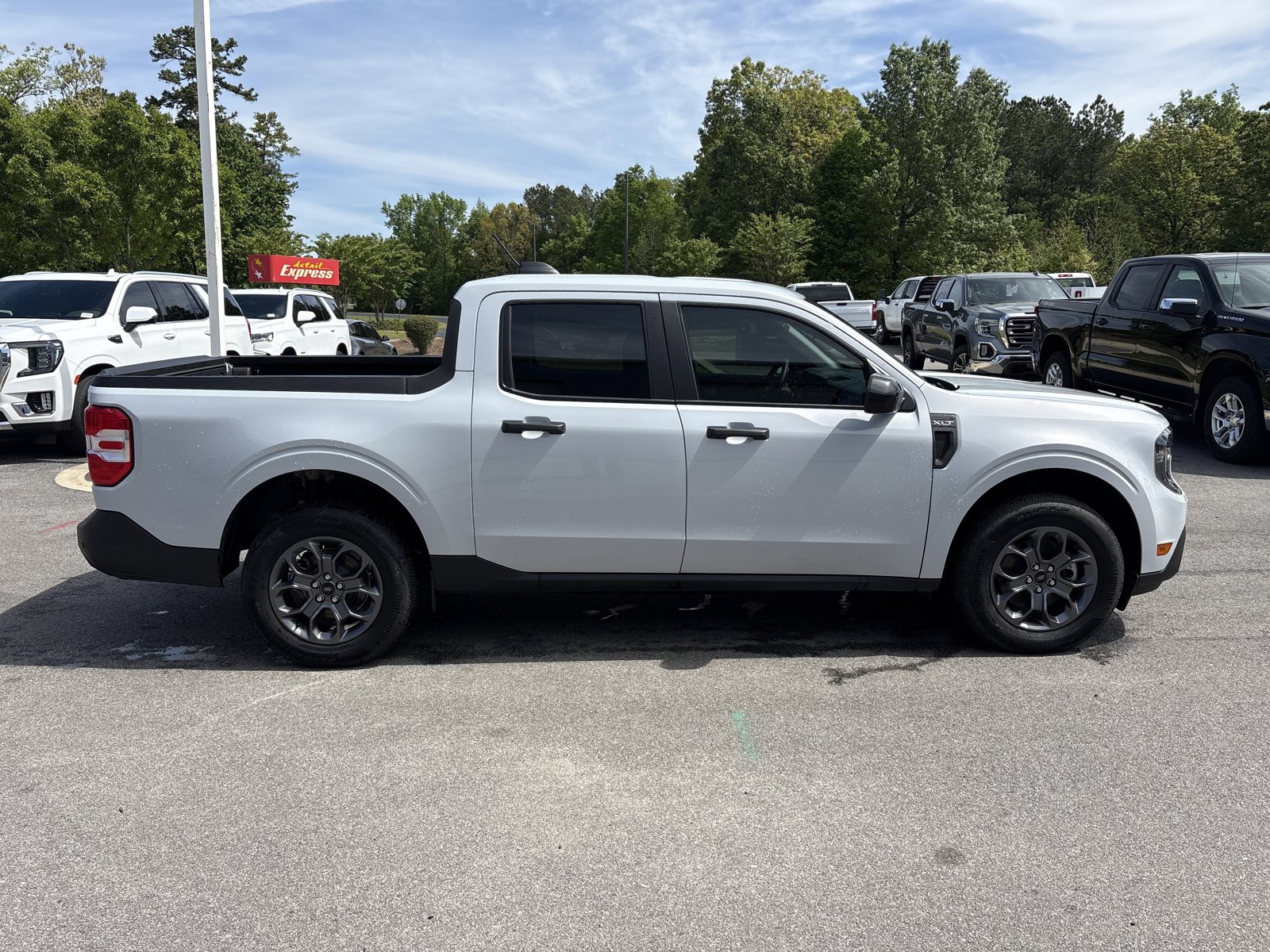 Used 2025 Ford Maverick XLT w/ Equipment Group 301A image 11