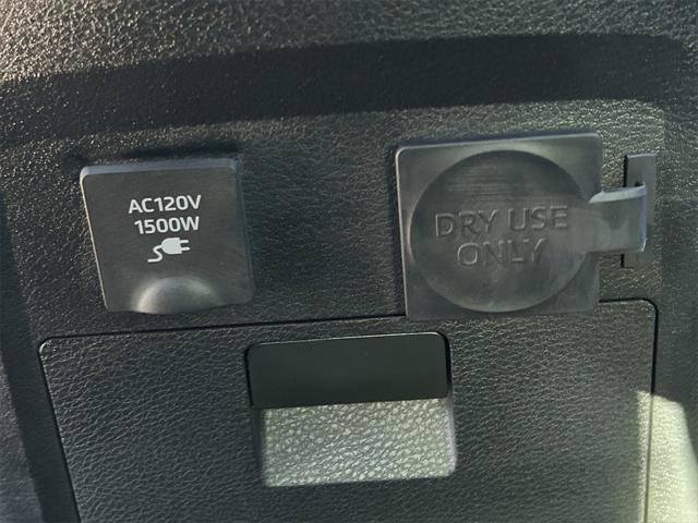 Certified 2025 Toyota Sienna Platinum image 26