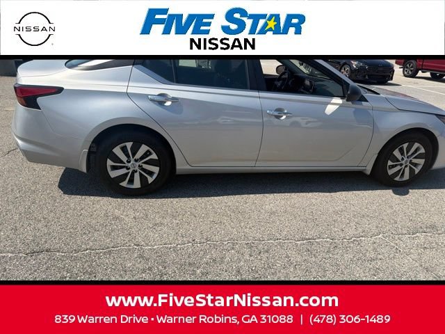 Used 2025 Nissan Altima 2.5 S FWD image 8