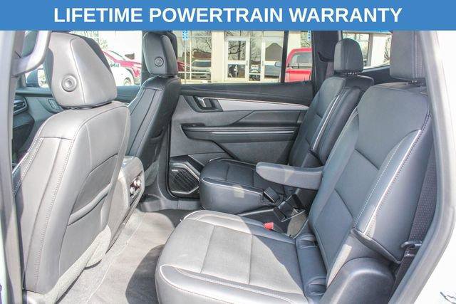 Used 2025 Buick Enclave Preferred AWD/4WD image 14