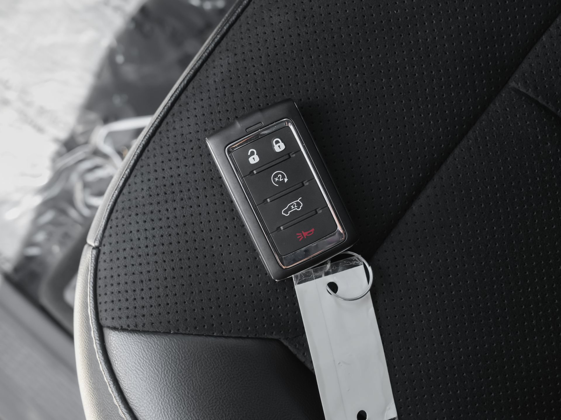 Used 2025 Jeep Grand Cherokee Altitude RWD image 46