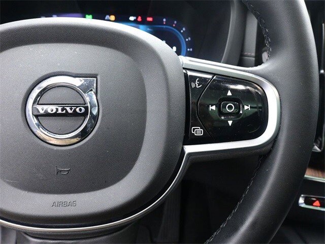 Certified 2023 Volvo XC60 B5 Ultimate FWD image 14