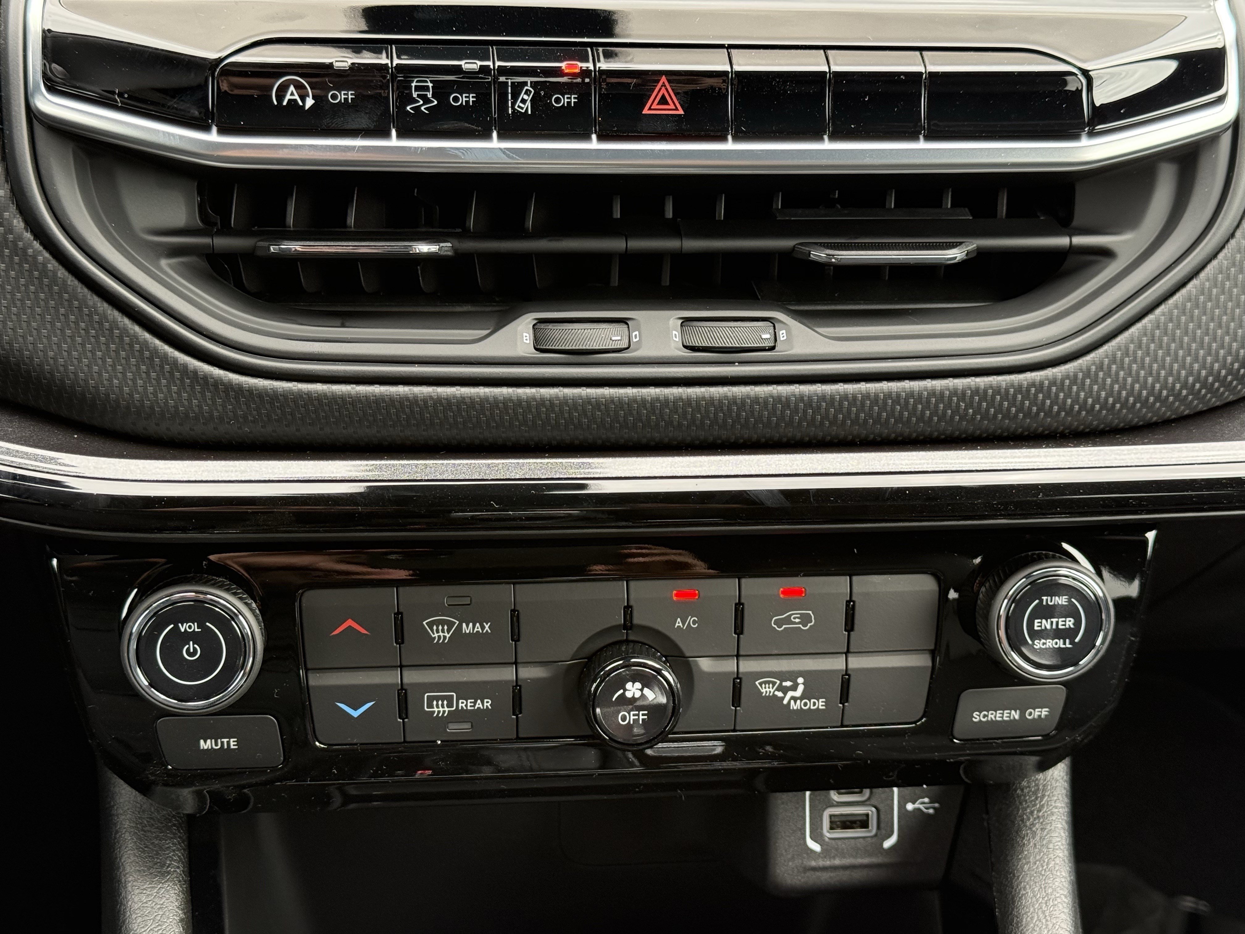 New 2026 Jeep Compass Latitude AWD/4WD image 26